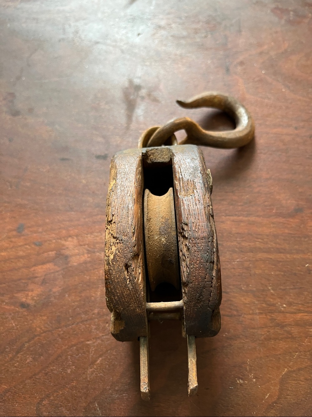 Antique Block and Pulley - Picture 4 of 4